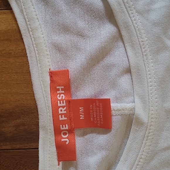 🎀2/ $15 Joe Fresh basic pocket tee - Picture 2 of 5